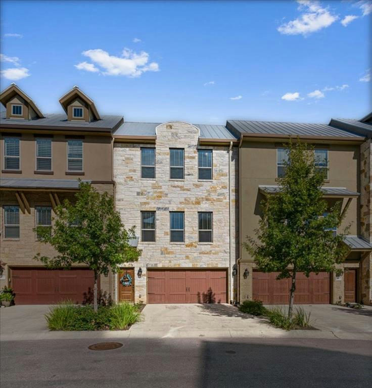 1157 Highknoll Ln