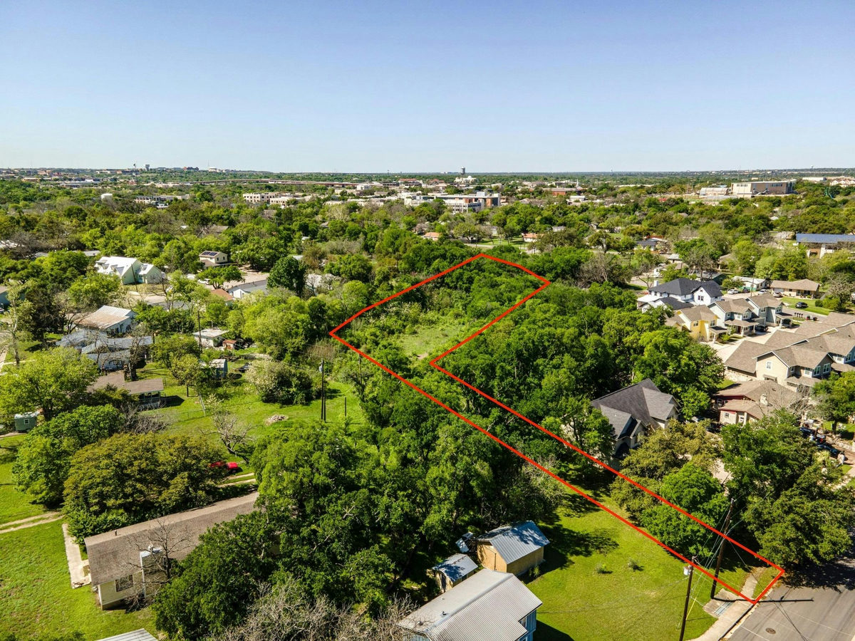 615 Pecan Ave — exterior