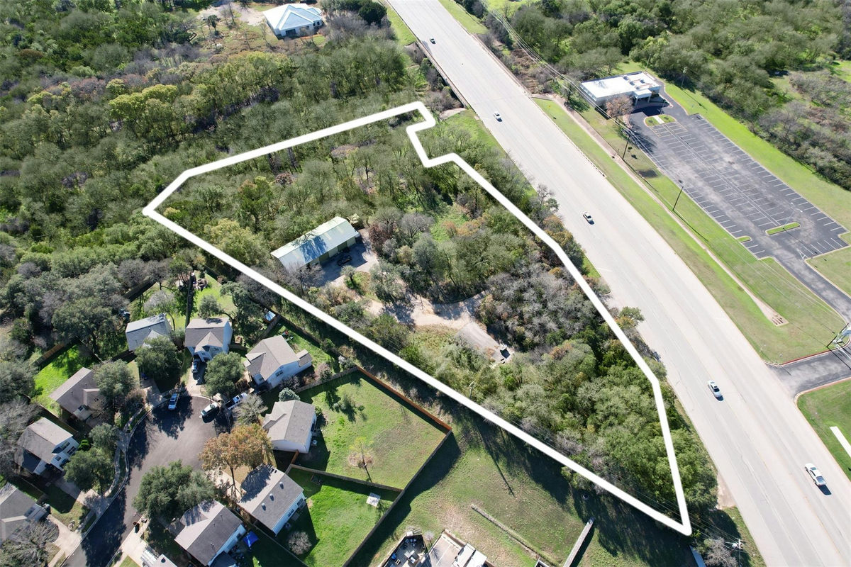 10731 Menchaca Rd — exterior