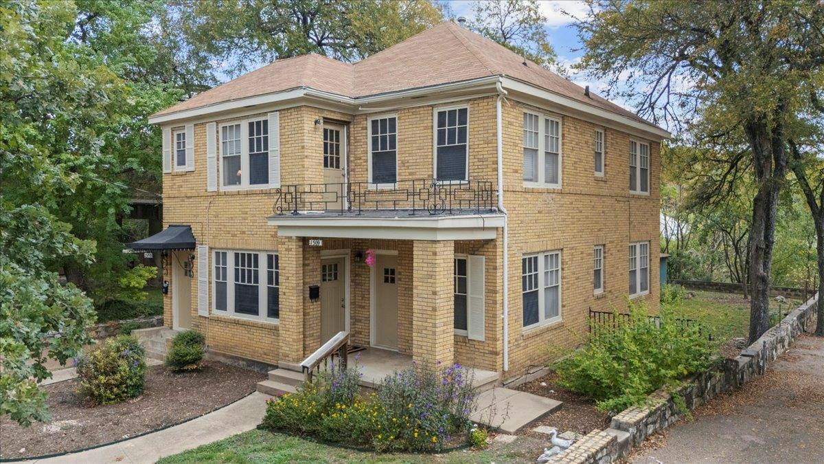 1509 Parkway — exterior