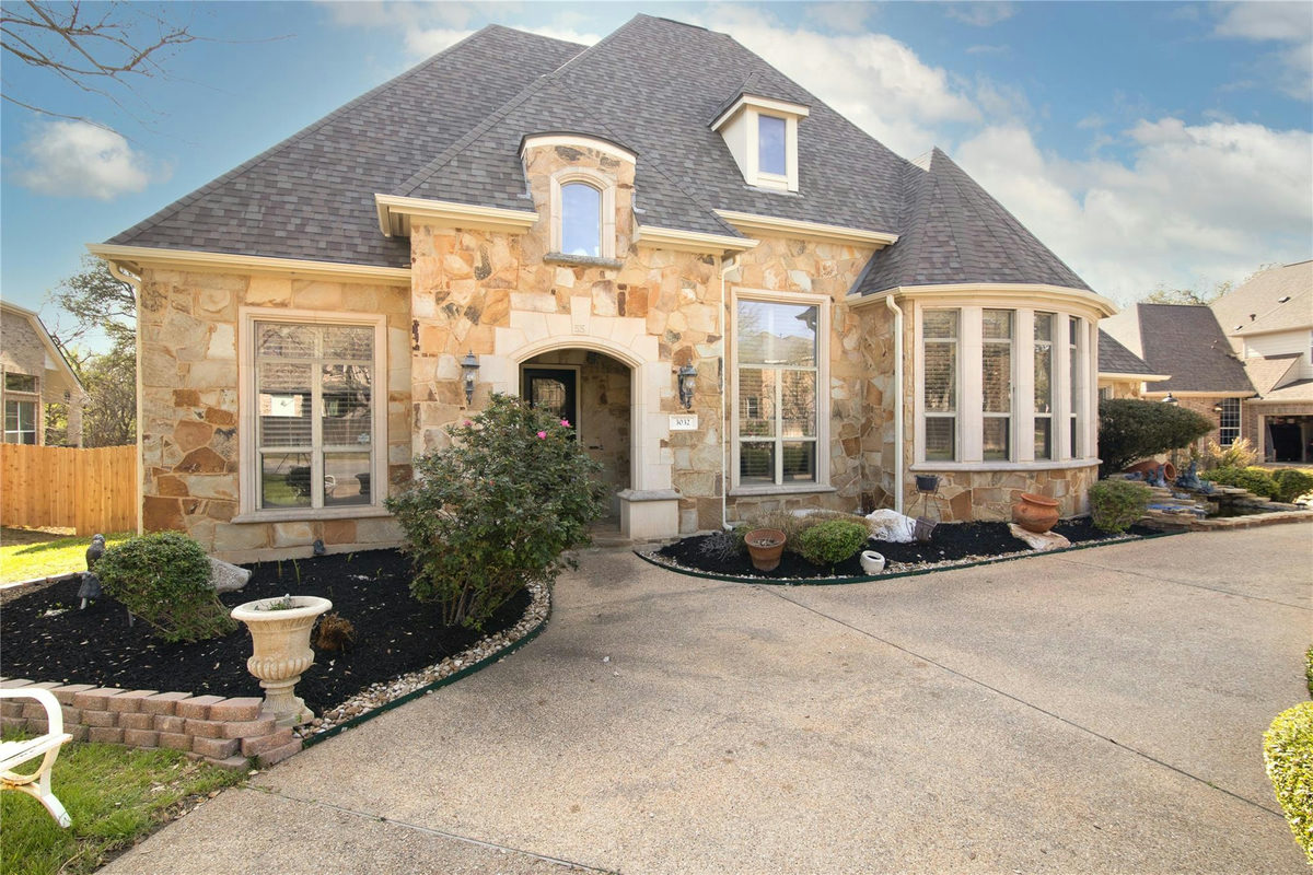 3032 Las Colinas Way