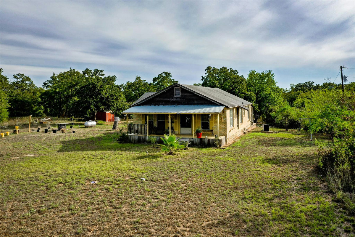 120 James Hoskins Ln — exterior