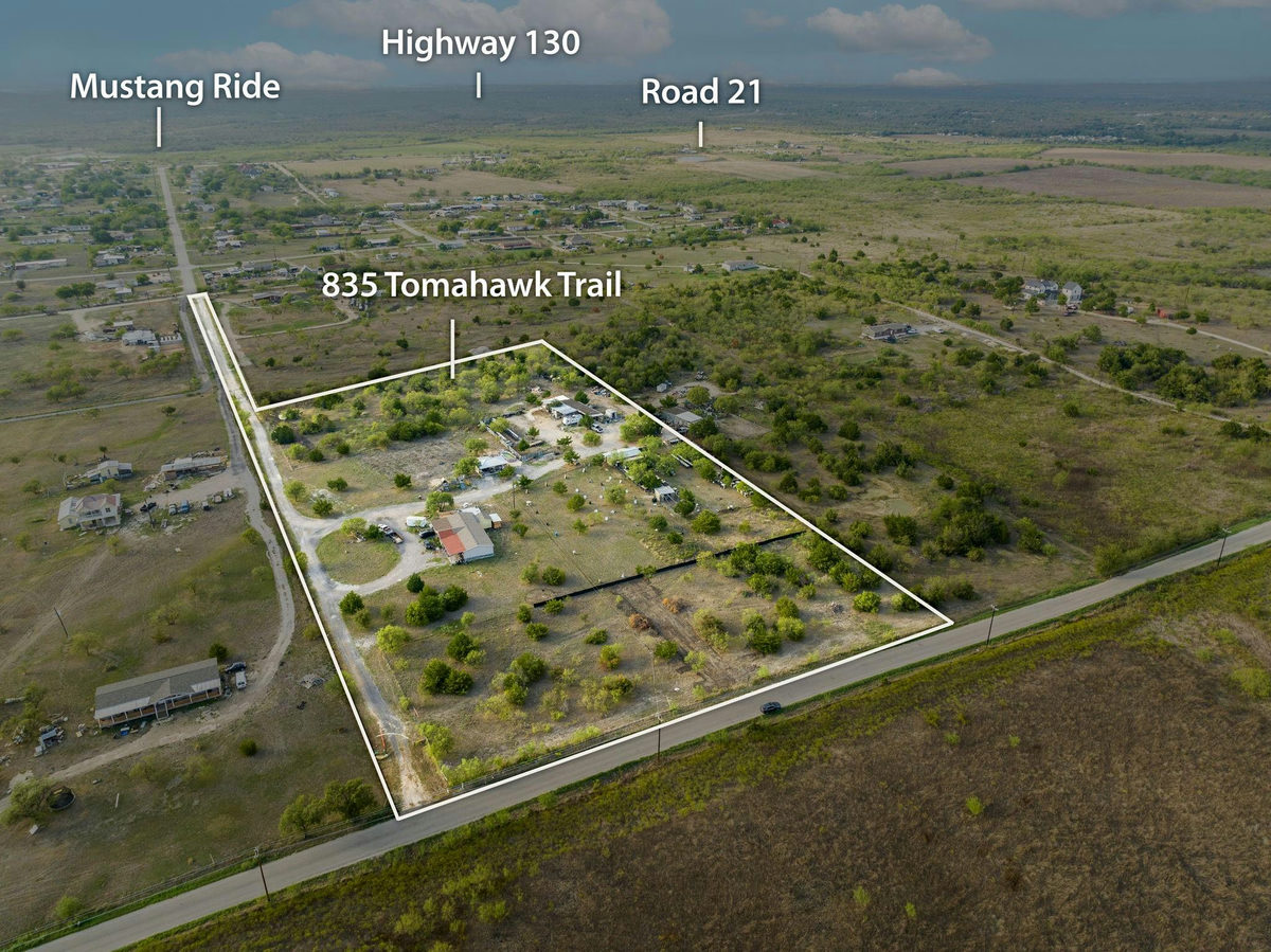 835 Tomahawk Trl — photo 3