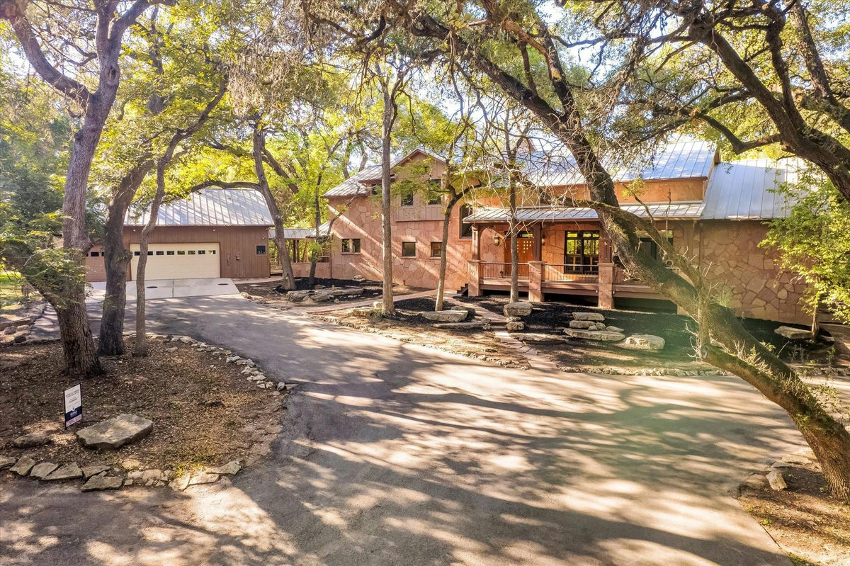 400 E BLANCO BEND Rd — exterior