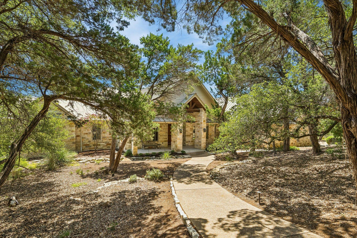 19586 Sandcastle Dr — exterior