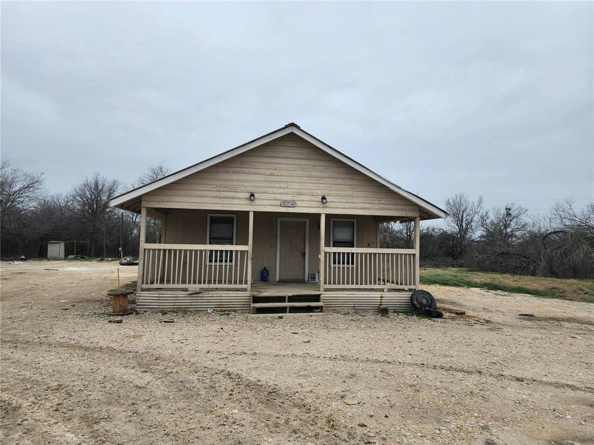 18501 Blake Manor Rd — exterior