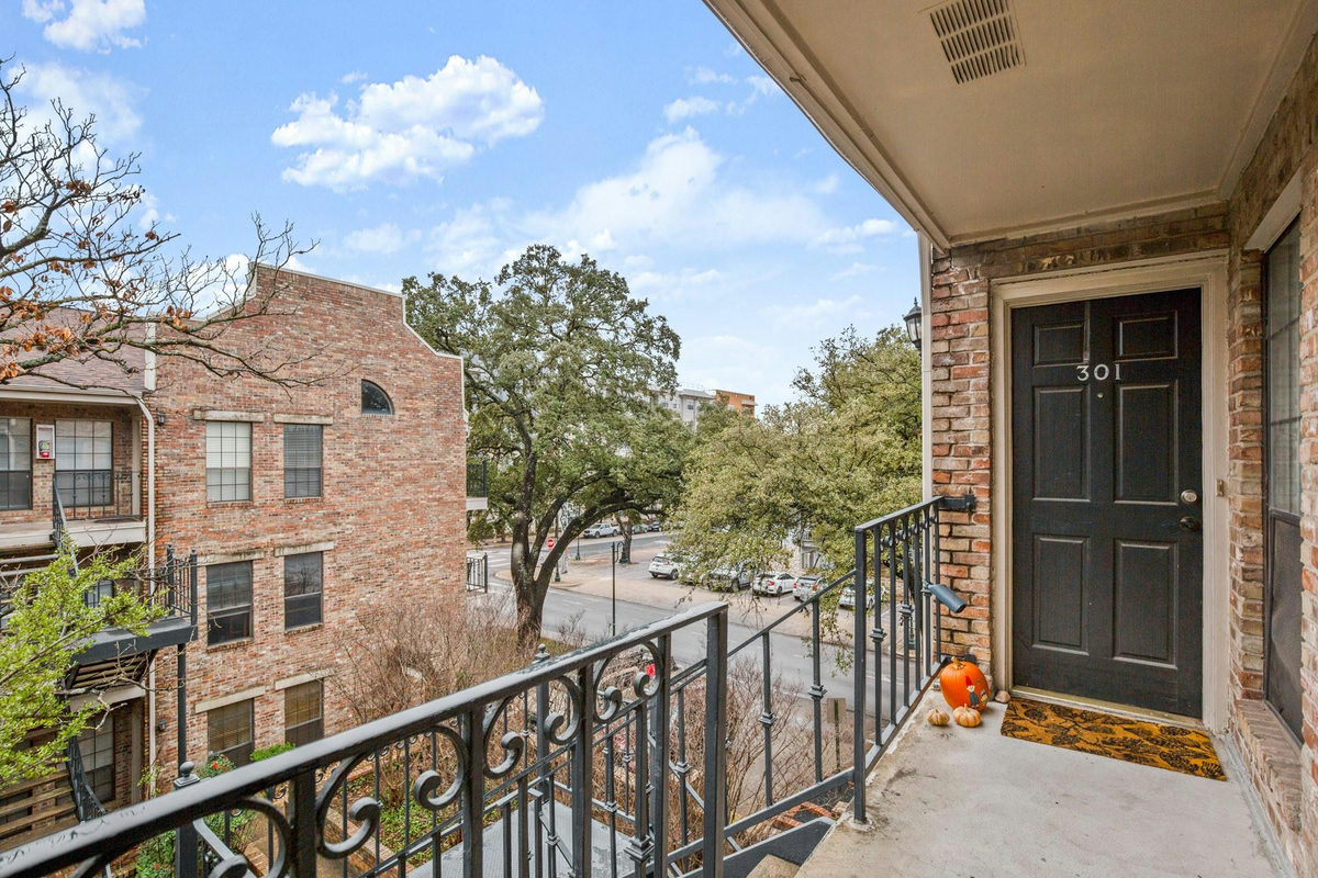 2801 Rio Grande St #301