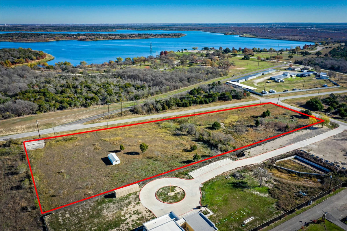 10109 Decker Lake Rd — exterior