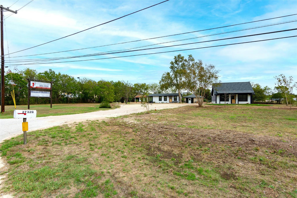 27320 Ranch Road 12 — exterior