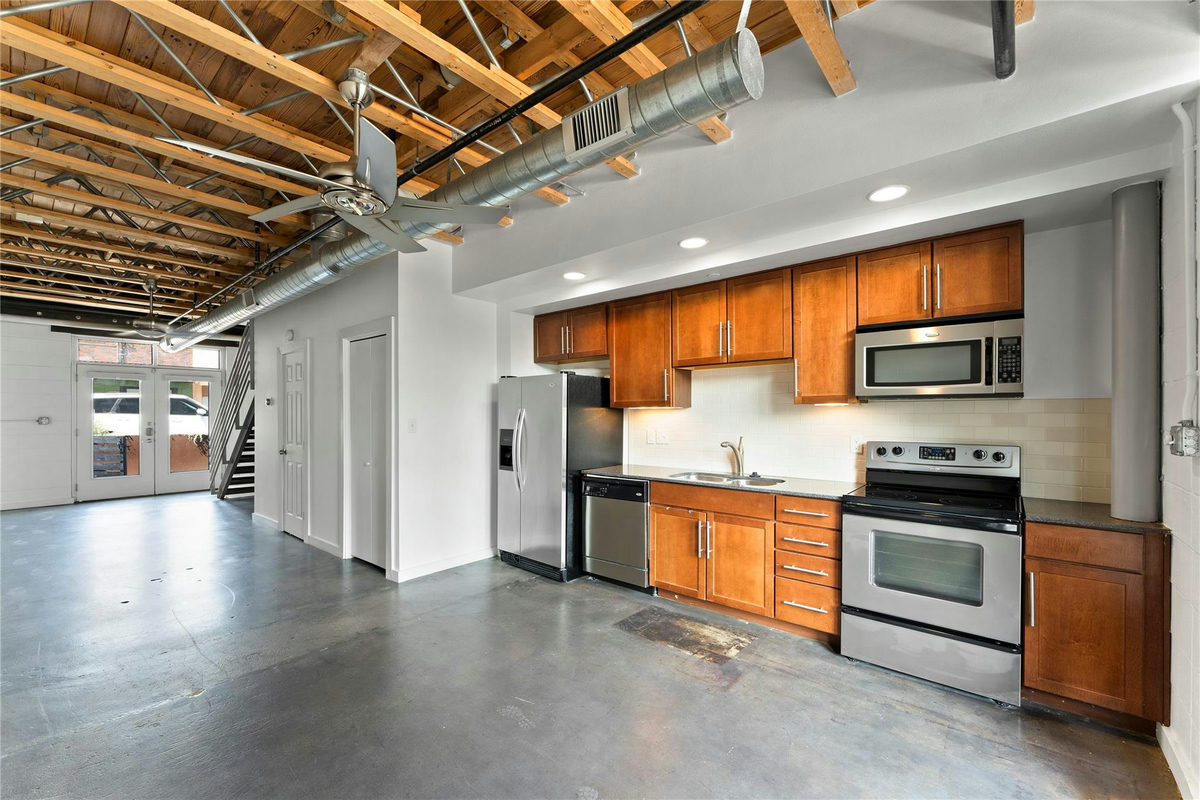 1305 E 6th St #2 — photo 4