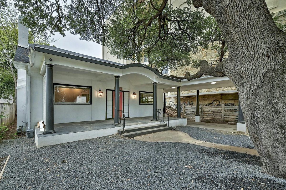 2511 San Gabriel St — photo 2