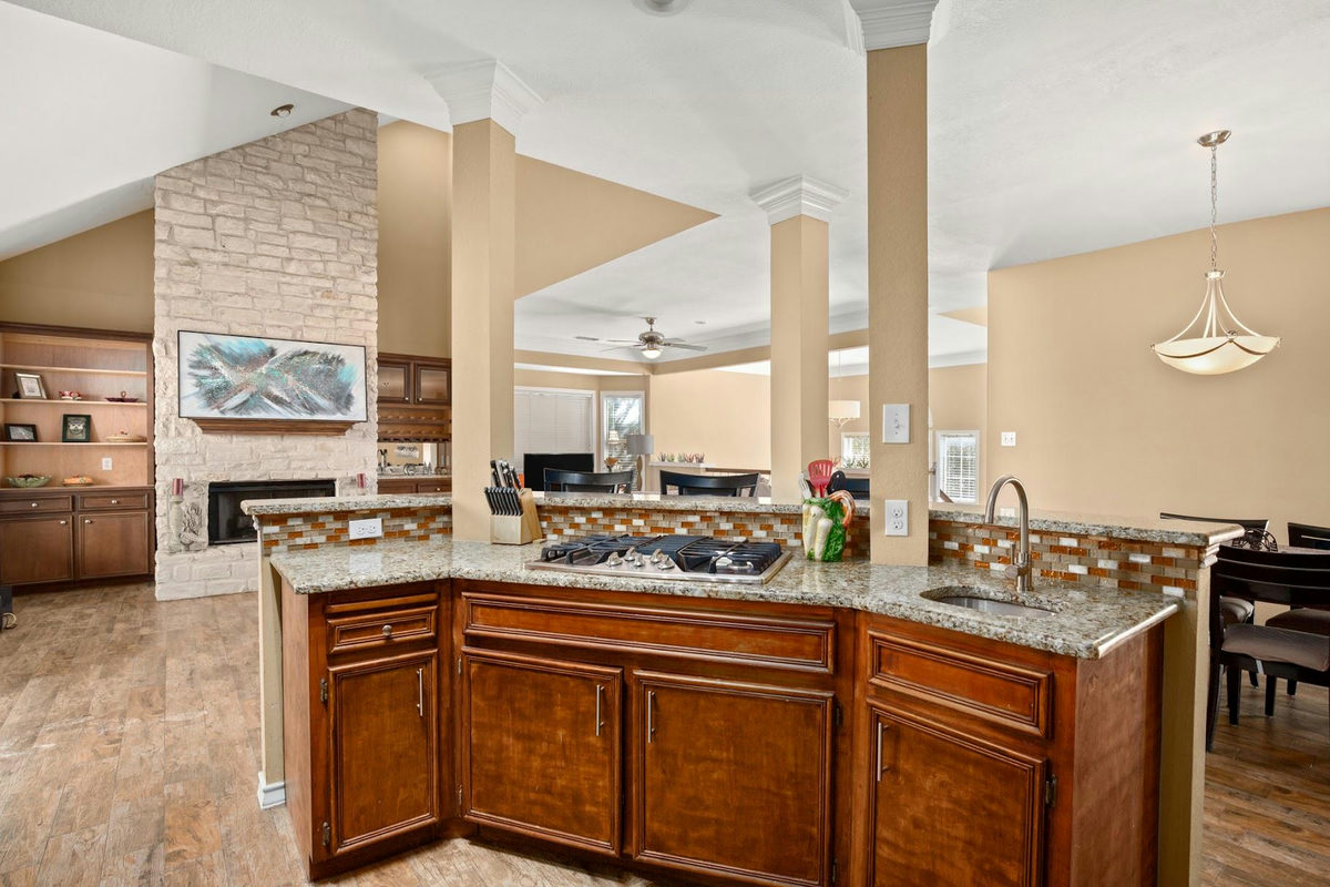 6108 Cape Coral Dr — photo 2
