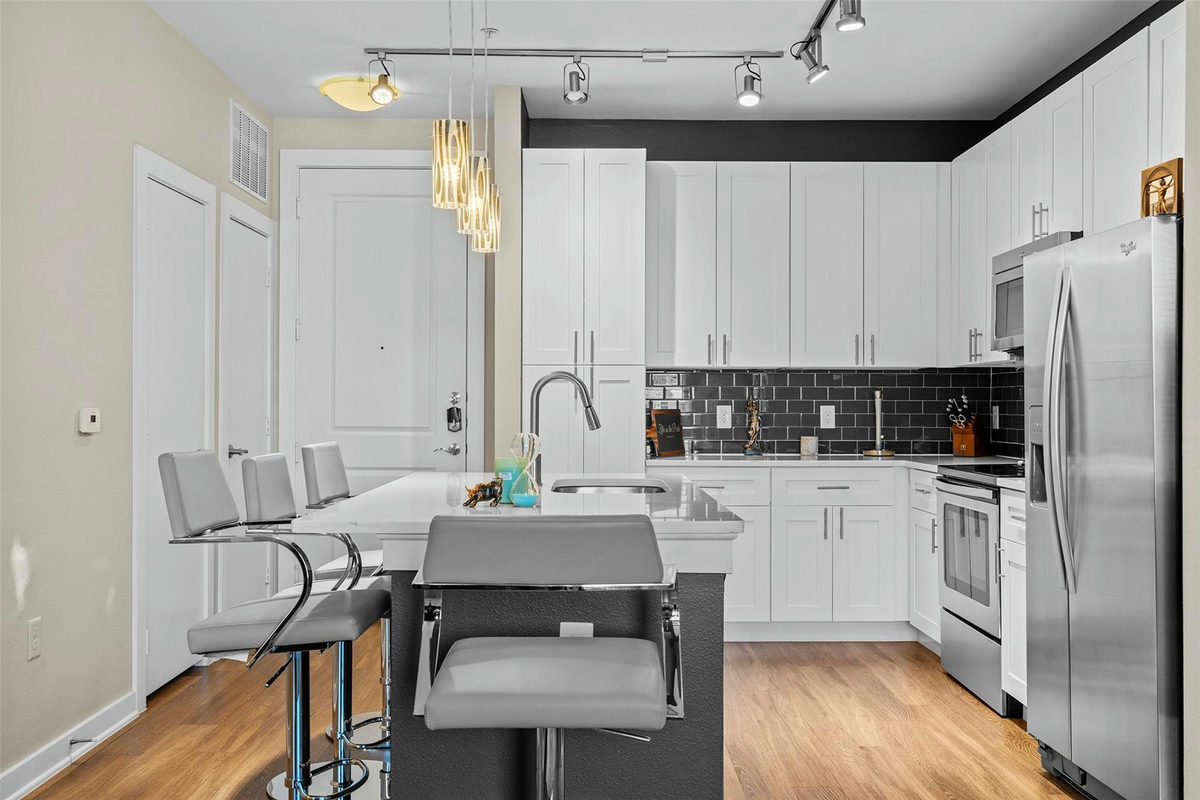 1900 Barton Springs Rd #5027 — photo 3