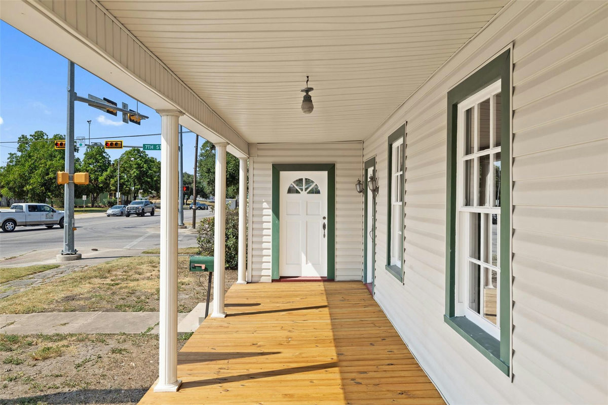 620 N Main St — photo 4