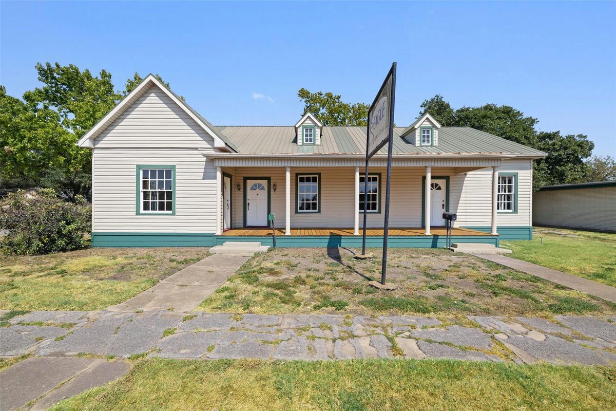 620 N Main St — photo 2