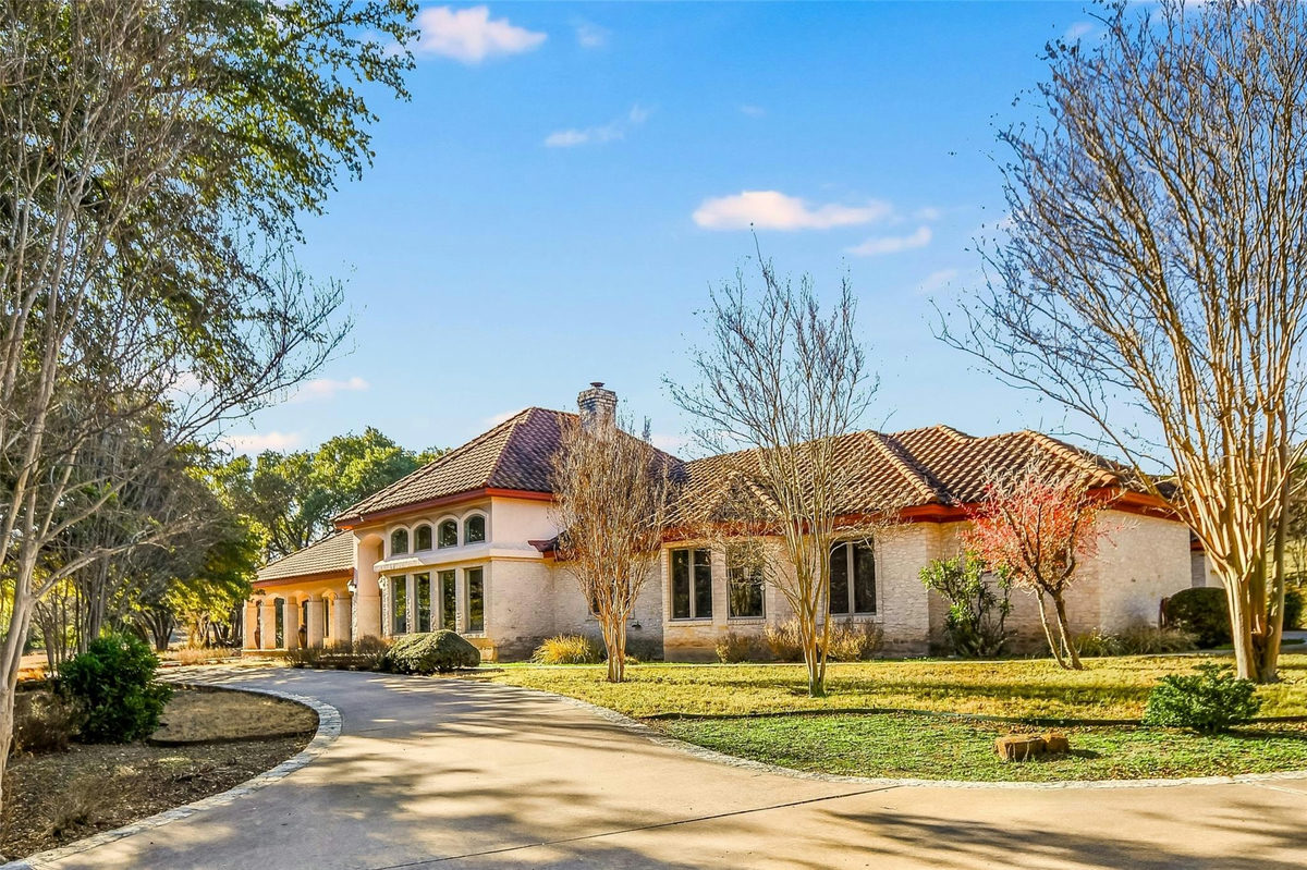 25909 Hamilton Pool Rd — exterior