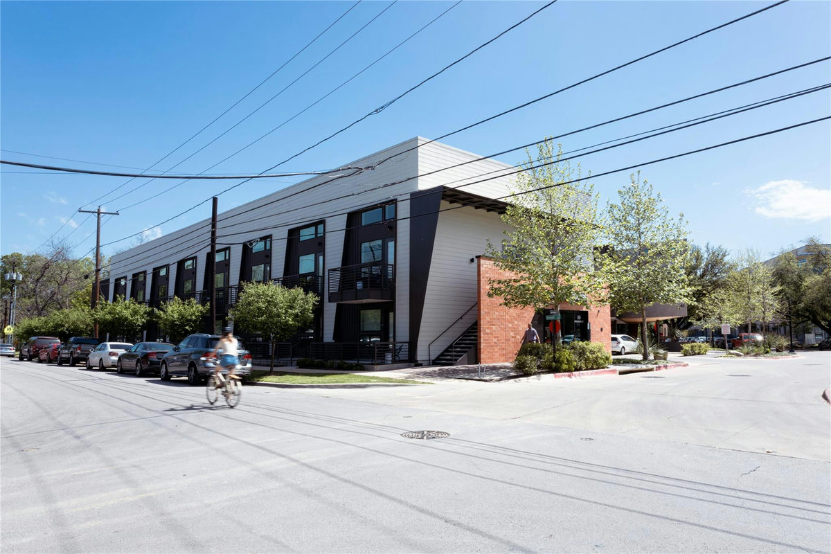 49 Navasota St #214