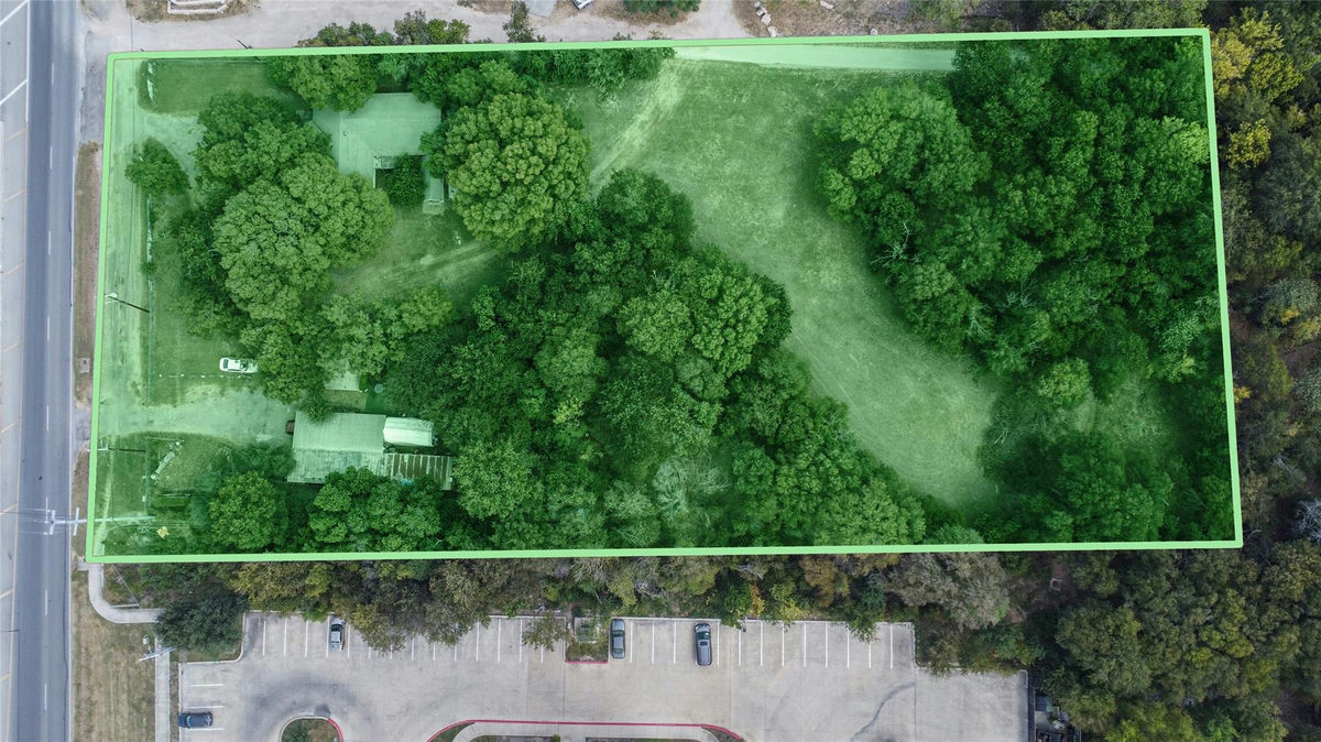 1322 N Interstate 35 Fwy — photo 3