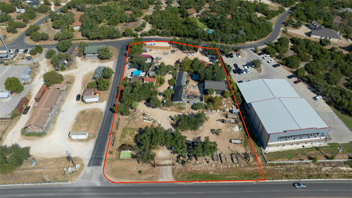 9114 HWY 290 W — exterior