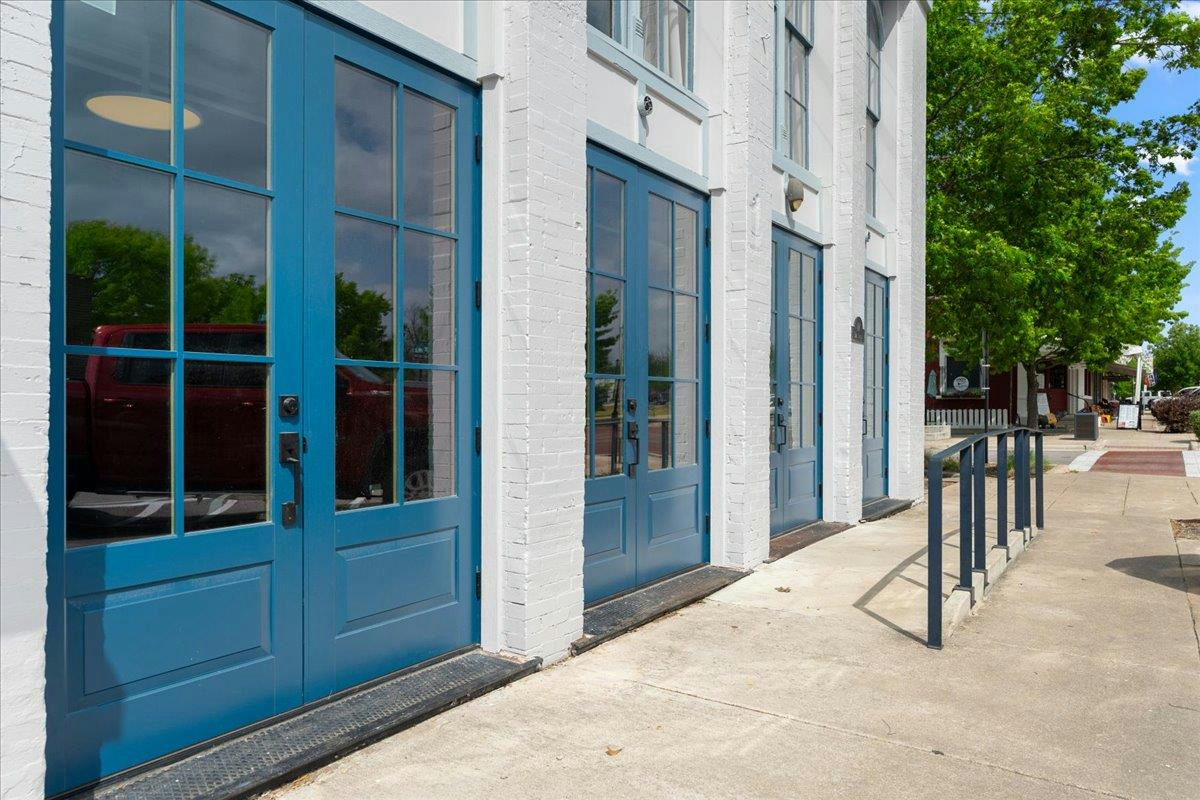 117 East St — photo 3