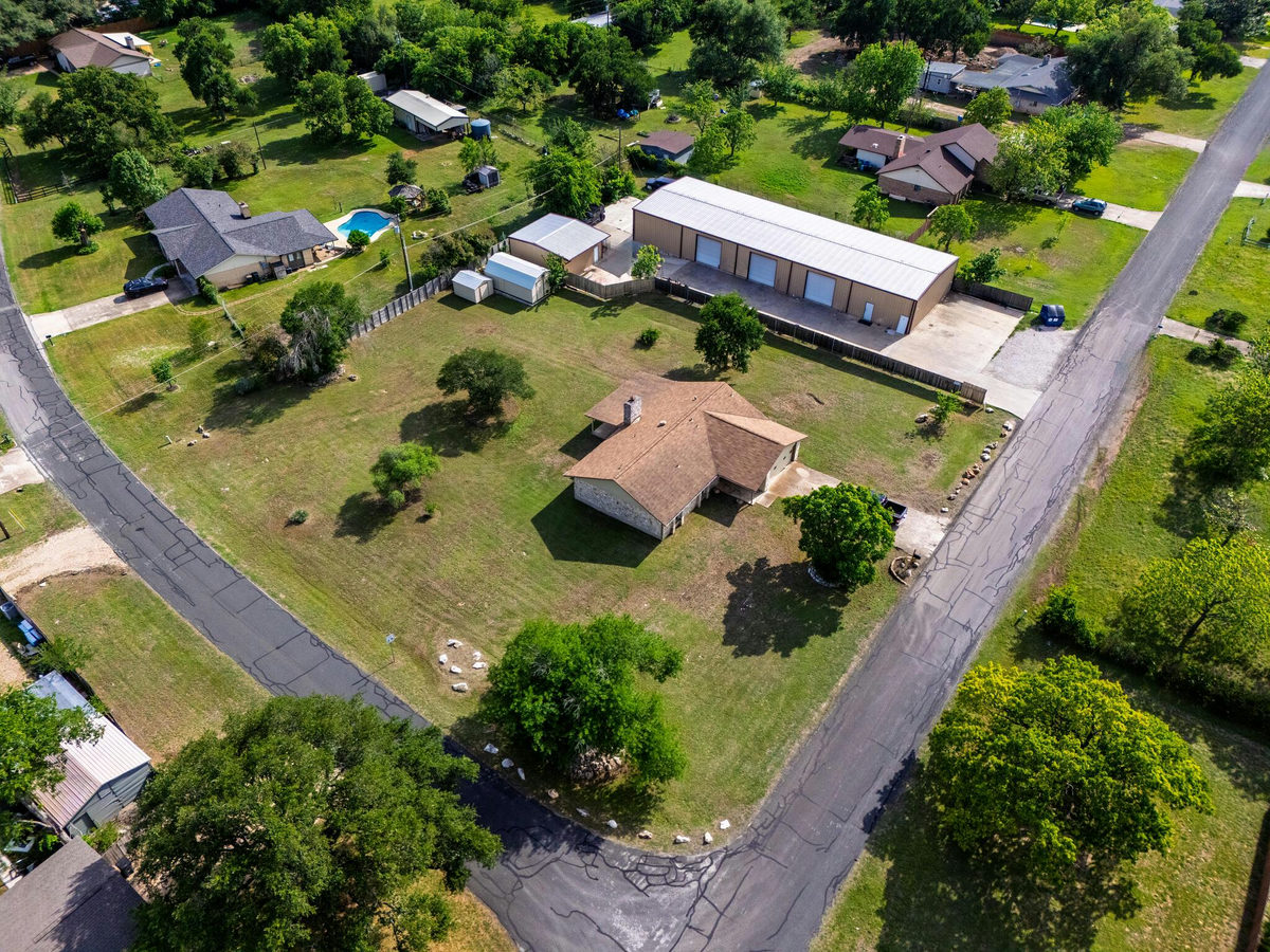 1612 Shenandoah Dr — exterior