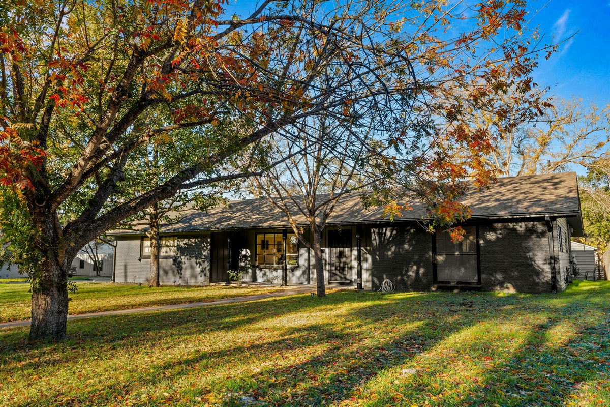 2504 Wildgrove Dr — photo 2