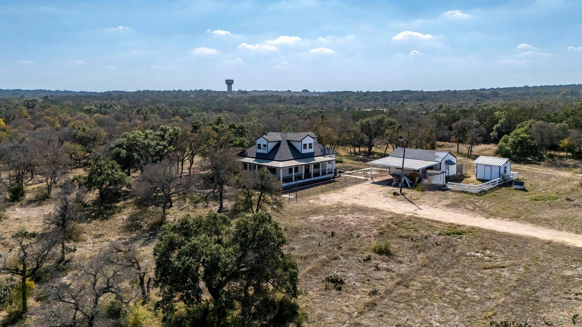 1501 Beaver Ln — exterior