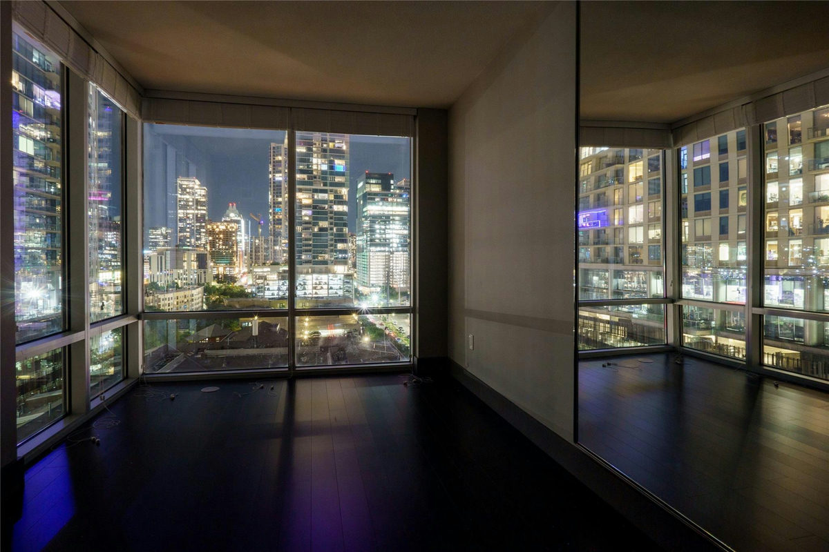 300 Bowie St #1202