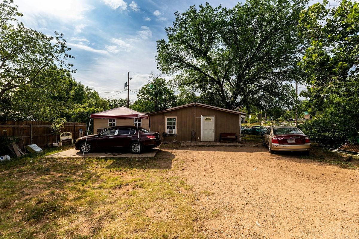 1144 Mason Ave — photo 3