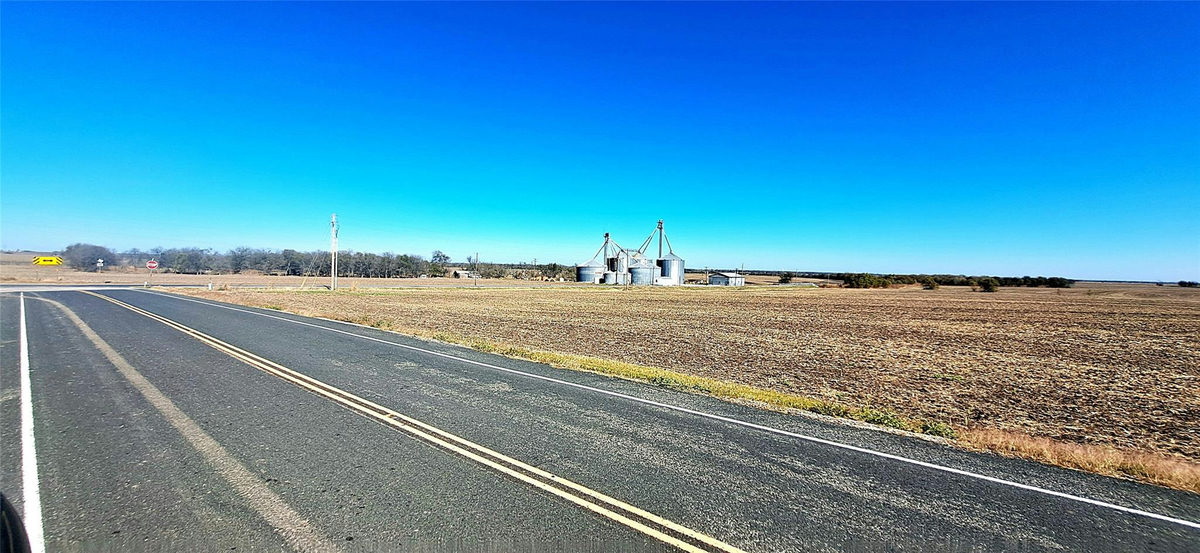 972 FM Hwy — exterior