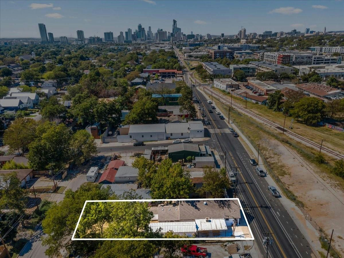 2607 E 5th St — exterior