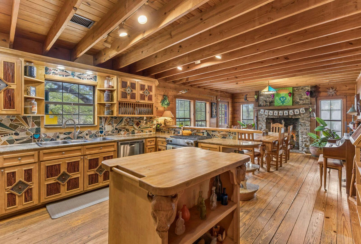 1218 Oakwood Loop — photo 4