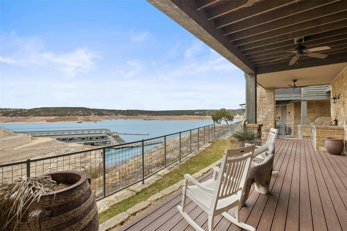2217 Seabiscuit Cv #127 — exterior