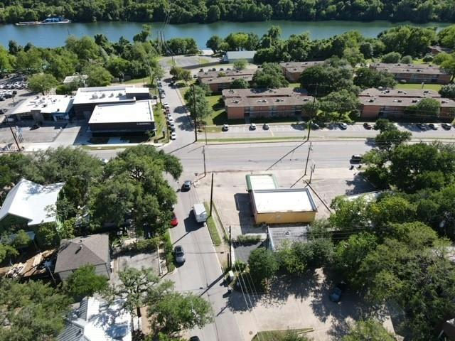 2500 Lake Austin Blvd — photo 4