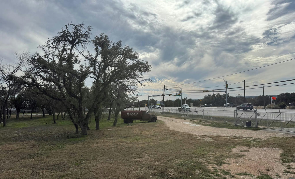 000 Ranch Road 12 — exterior
