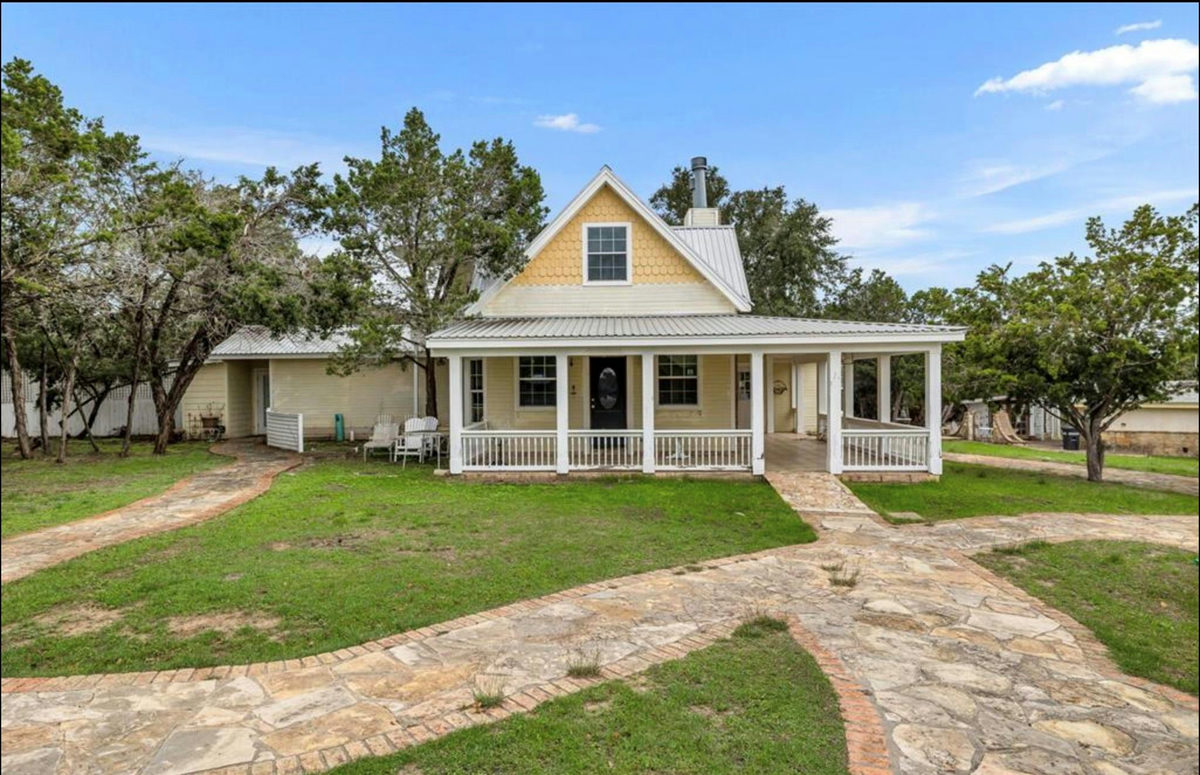 251 Circle Dr — photo 3