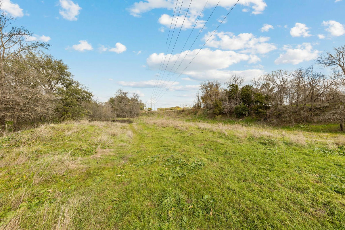 3625 N Interstate 35 — photo 5