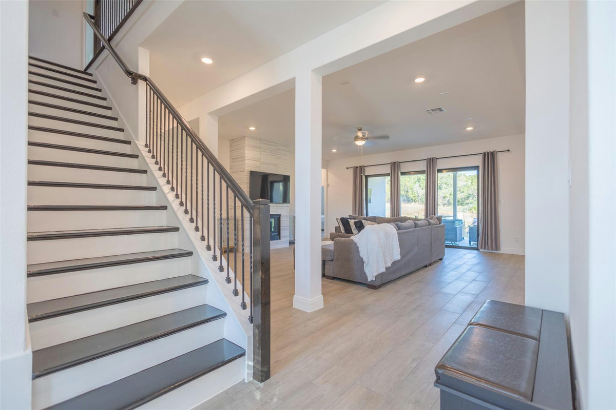 121 Black Talon Ln — photo 5