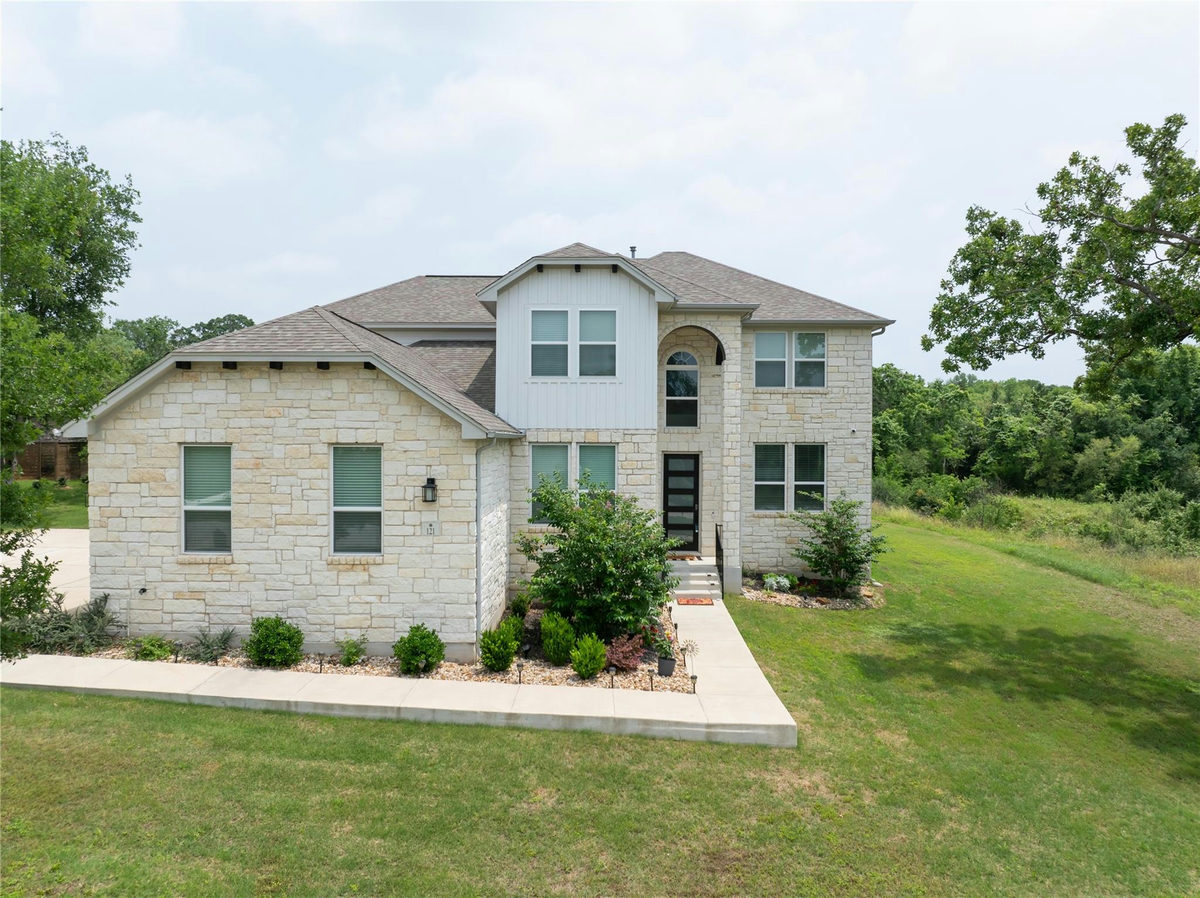 121 Black Talon Ln — photo 2