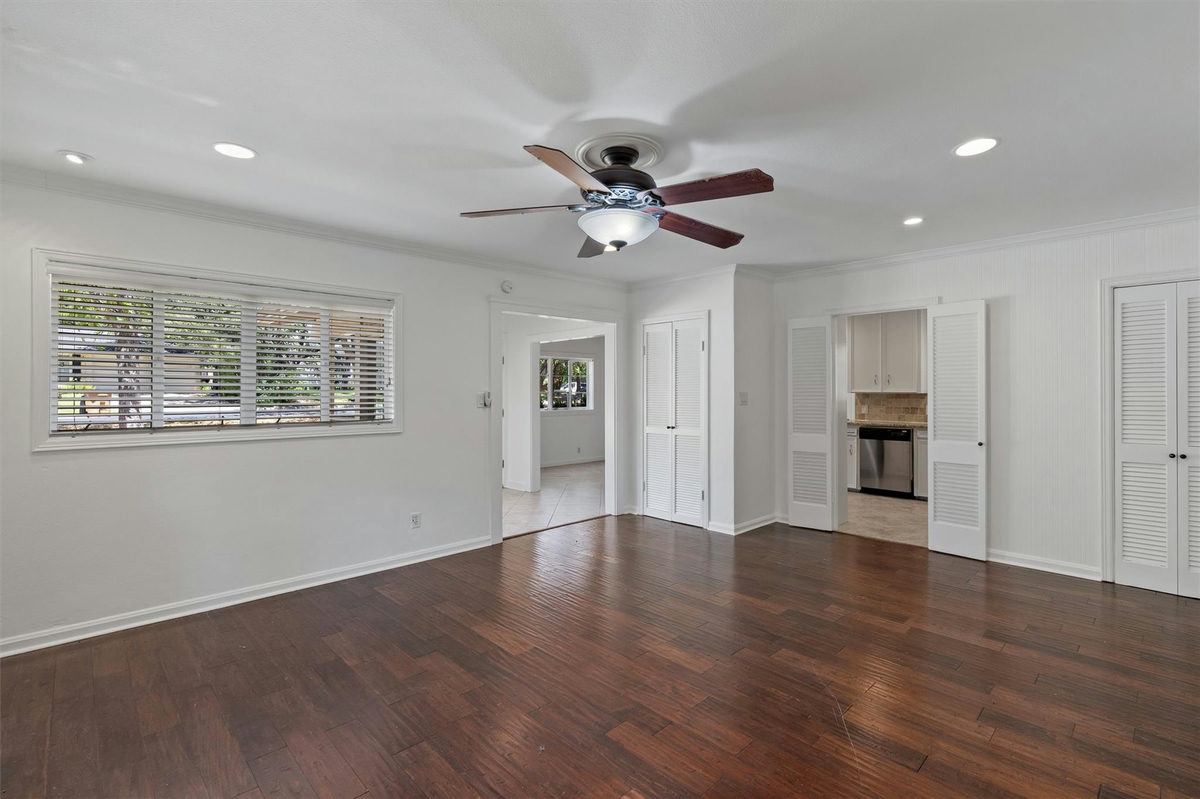 1905 Robinhood Trl — photo 4