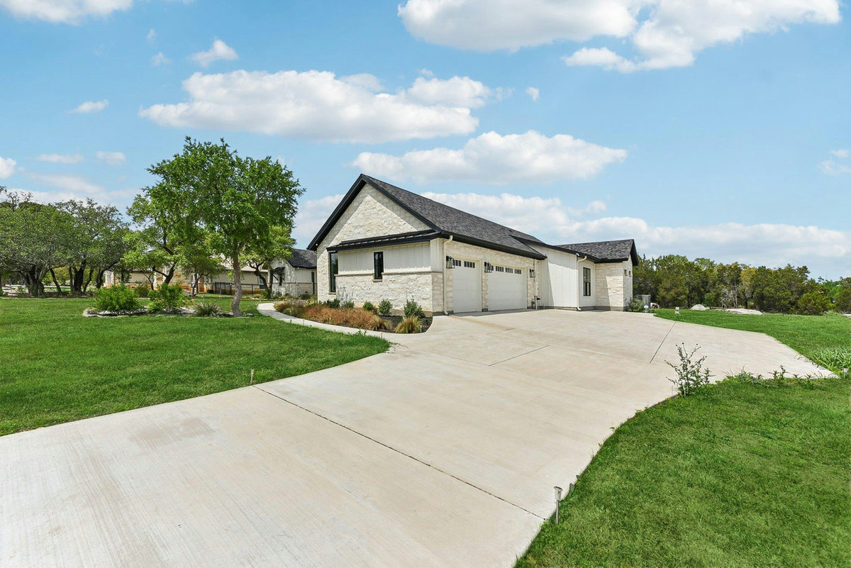 116 Tranquility Trails Dr — photo 2