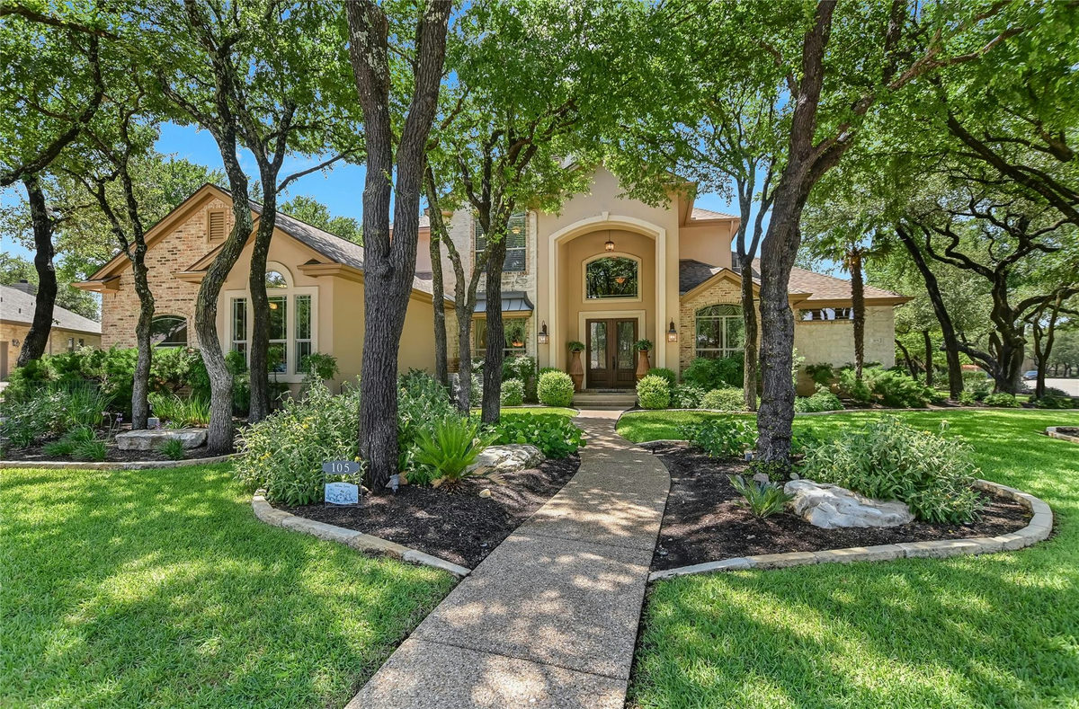 105 Hill Valley Cv