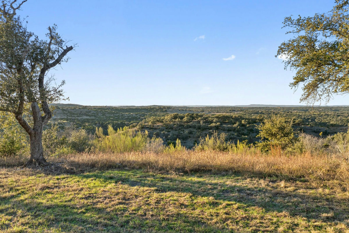 18700 Madrone Ranch Trail — photo 4