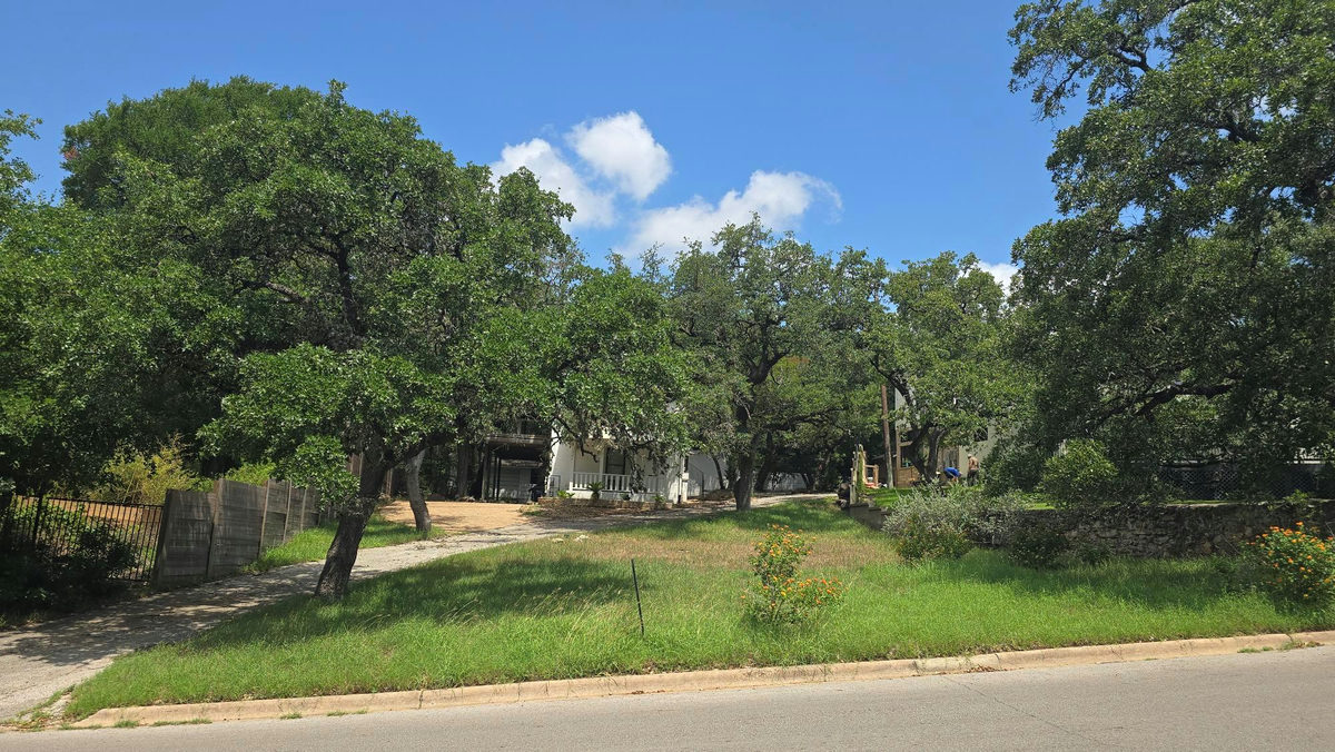 850 Forest View Dr — exterior