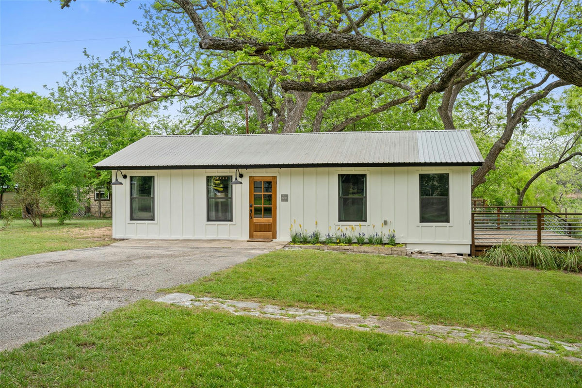 2410 Flite Acres Rd — exterior