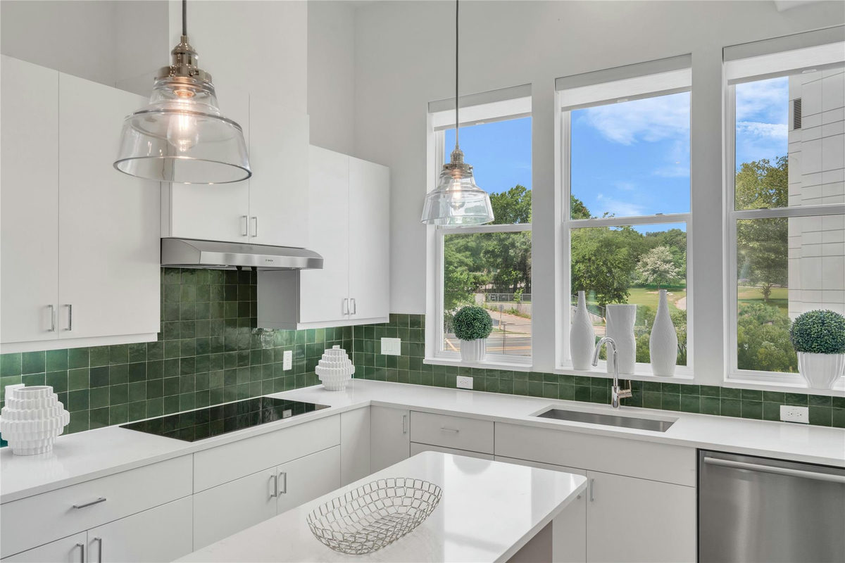 2505 Bluebonnet Ave #5 — photo 2