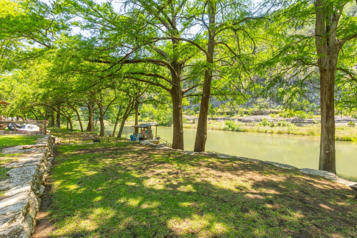 8560 RIVER RD Rd — photo 4