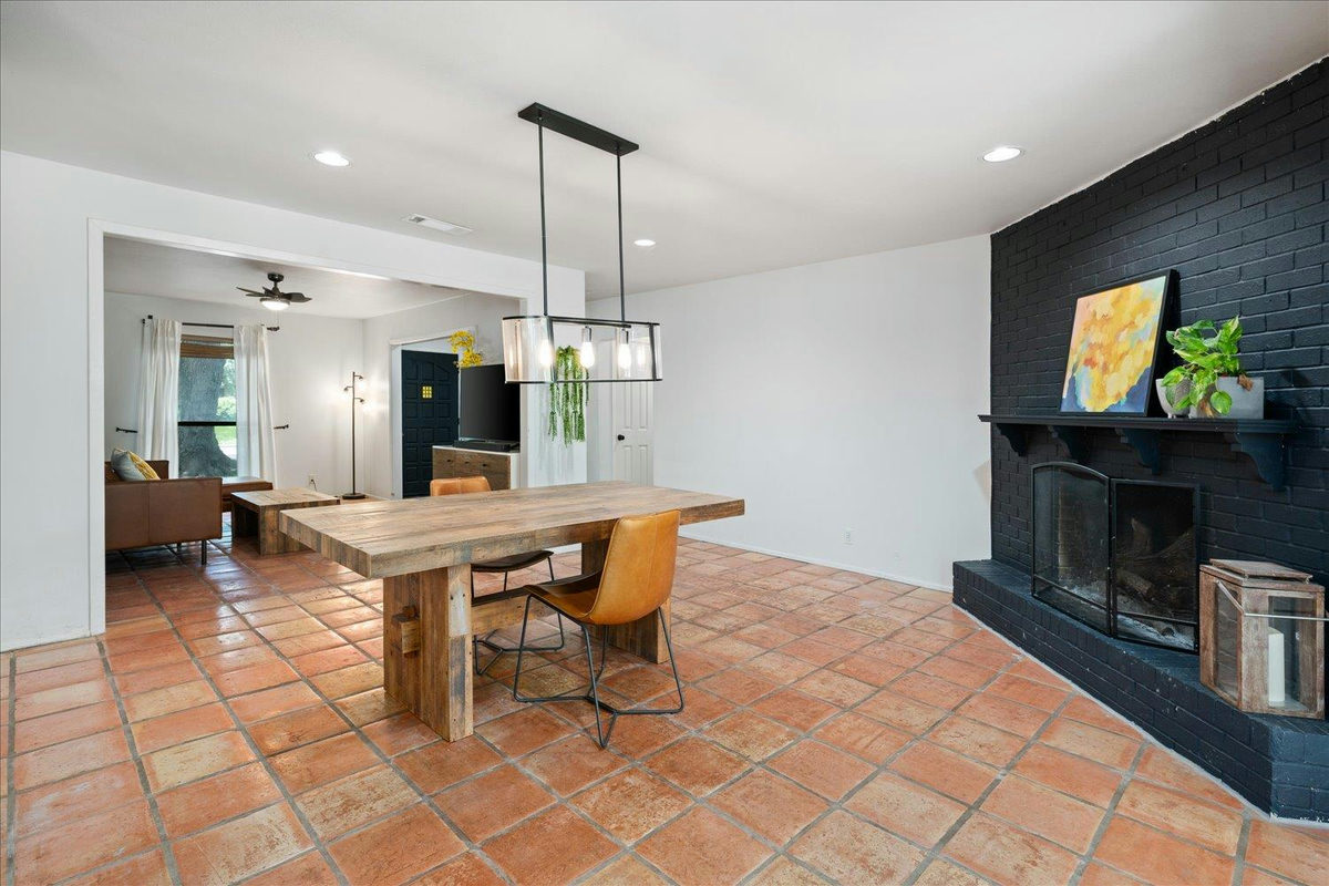 8102 Shadowood Dr — photo 5