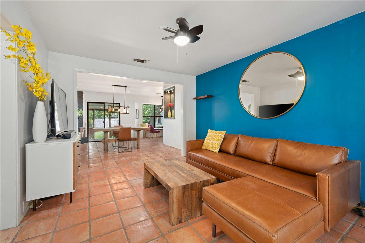 8102 Shadowood Dr — photo 3
