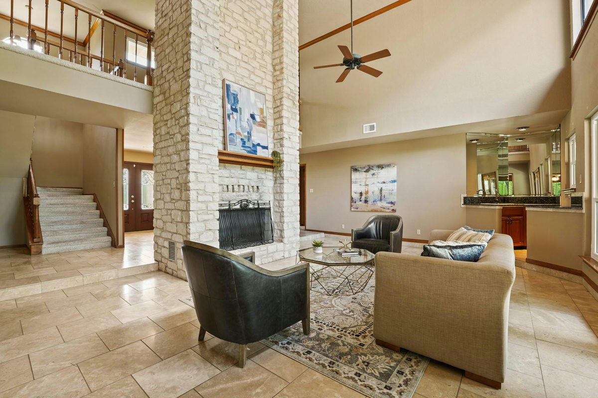 176 Logan Ranch Rd — exterior